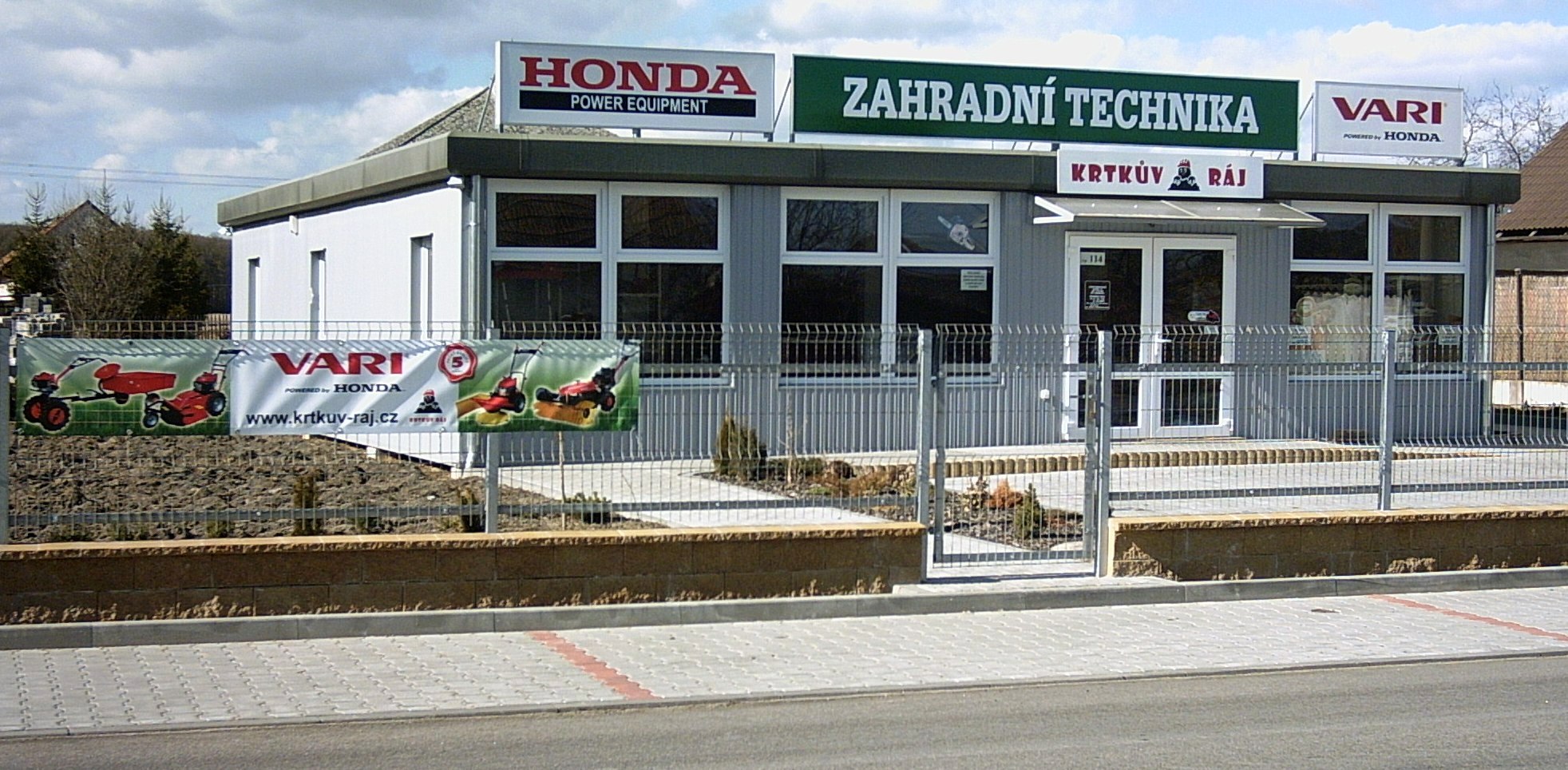 Prodejna zahradní techniky Honda Vari Sopřeč u Přelouče